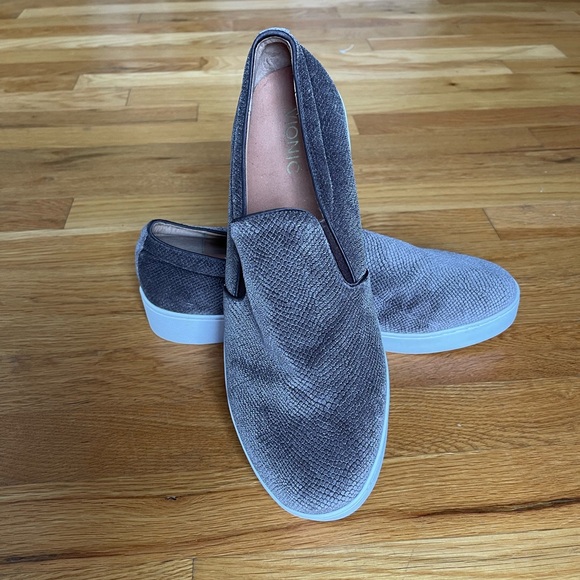 Vionic Splendid Midi Holiday Velvet Slip-On Shoe - Picture 2 of 10